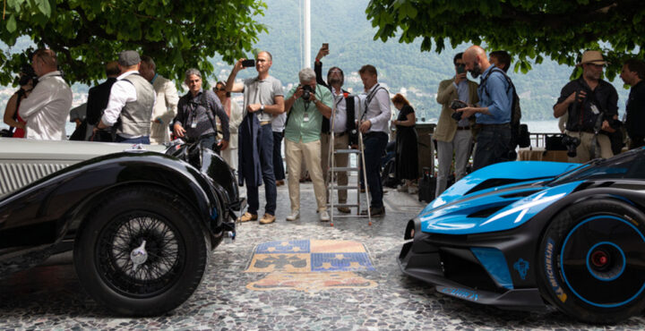 In front of the Grand Hotel Villa d’Este during the 2022 Concorso: on the left, the “Best of Show” winner; on the right, a current production Bugatti.