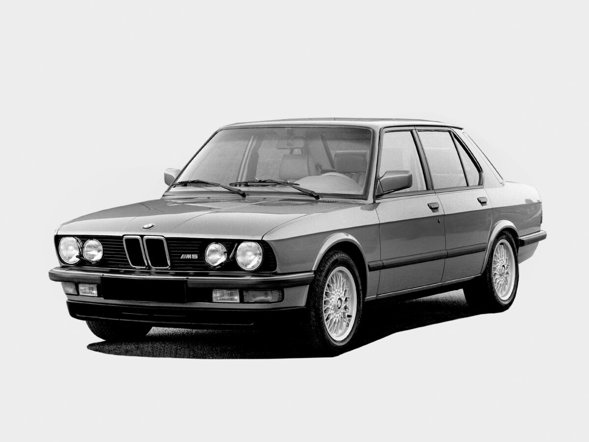 BMW - M5 Limousine (E28)